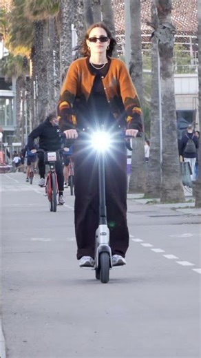 Riding in Barcelona - The Pure Advance e-scooter