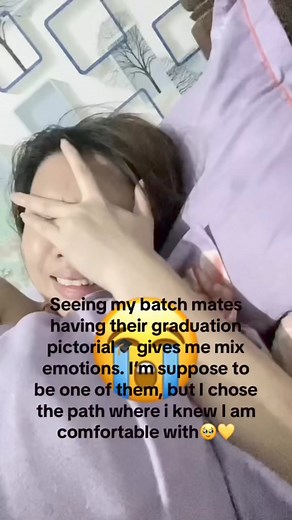 22M views · 45K reactions | Seeing my batch mates having their graduation pictorial gives me mix emotions. I’m suppose to be one of them, but I chose the path where i knew I am comfortable with凉 #highlights | Emely Casimero | Facebook