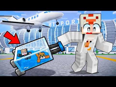 I MADE A SECRET SWIMMING POOL IN MY FRIEND'S SUITCASE... DIDN'T HE NOTICE?! IN MINECRAFT!!