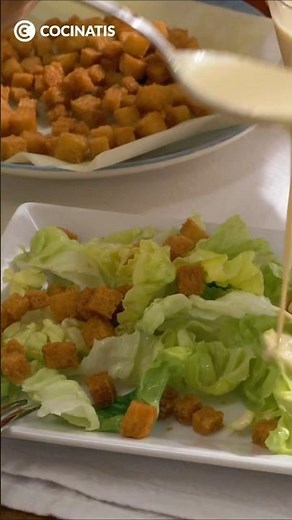 ¡Haz la mejor ensalada César en casa fácil y rápido!