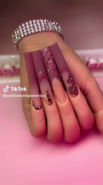 Perfect for fall 🤎 #nails #foryoupage #nailart #nailtiktok #fyp #fallnails #glitternails #foryourpage #nailinspo