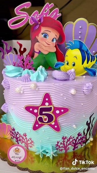 Pastel de la Sirenita Bebé: Decoración Creativa