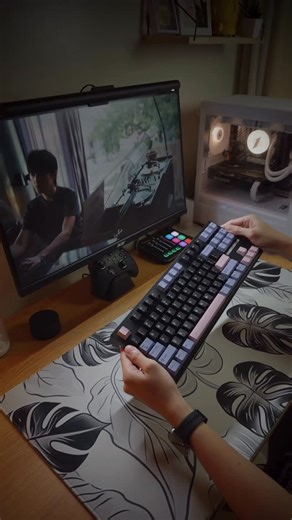 Steven on Instagram: "Been using the RK C87 lately and it really surprised me. The magnetic switches feel super responsive, and the adjustable actuation makes every key press quick and consistent. Managed to clutch a 4K in Valorant with this one and feels great to play on. bgm: massobeats - glimmer #rkc87 #royalkludge #halleffect #gamingkeyboard #desksetup"