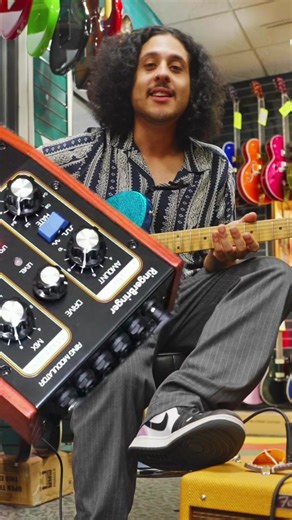 RingerBringer! ☎️ all analog ring modulator from @Warm Audio! #warmaudio #guitartok #ringmodulator #guitarfx #guitarpedals