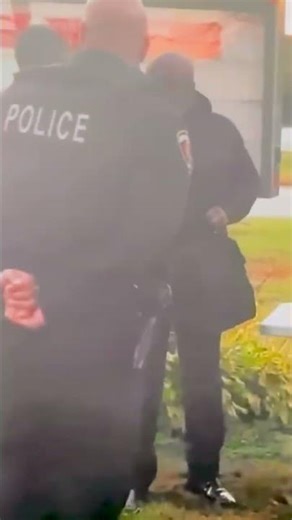 Pastor #William H.Fleshman of Abundant Living Christian Center passing out lunch to #dolton #police