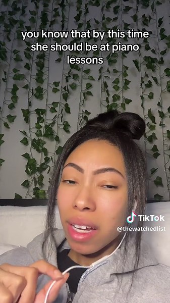 The PLOT TWIST! 😳 #greenscreen #thrillermovie #movietok #moviestowatch #movierecommendations