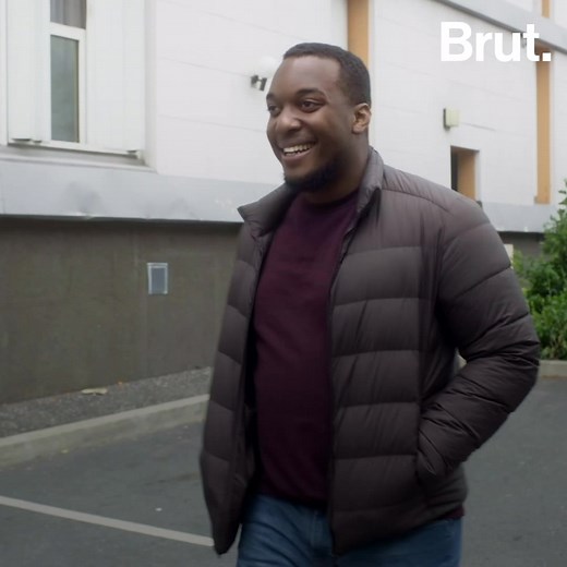 559K views · 2.9K reactions | "Faut pas montrer qu'on est fragile, faut montrer que t'es un peu distant parce qu'on a peur d'être un canard." Pour le documentaire "Amours", Julien s'est confié sur ses relations amoureuses.  "Amours", un épisode de la série documentaire "Génération Brut", disponible sur Amazon Prime Video. | Brut | Facebook