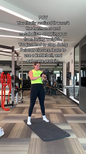 I’ve never felt more leaner, stronger, and athletic thanks to my kettlebell workout plan on Ladder! #kettlebellworkouts #kettlebellworkoutsforwomen #stopdoingcardiotoloseweight #womenwhostrengthtrain