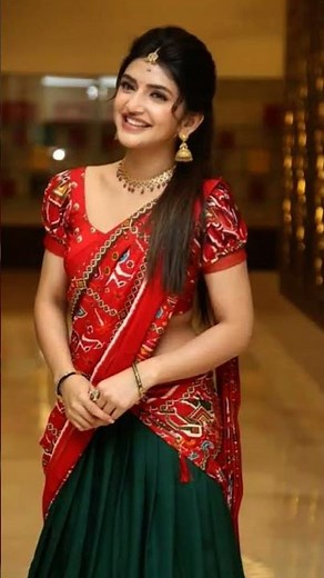 kissik telugu song/Sreeleela/traditional saree.