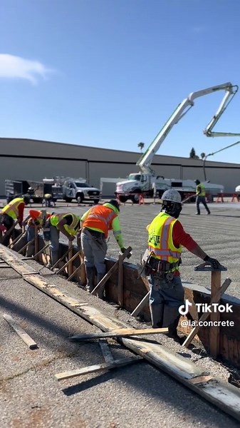 The Quality of our Work Speaks for Itself 🙏🏼 #LAConcrete #fyp #ie #concrete #parati #foryourpage #riversidecaliforina #losangeles #orangecounty #cementeros #construction #trending #viralvideo #explore #hardscape #contractor #finisher #viral