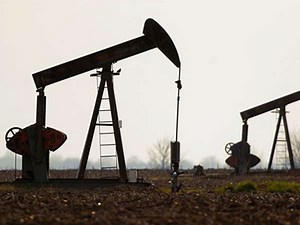 Abundant in Supply, The Price of Indonesian Crude Oil is Declining - Katadata.co.id