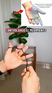 Ejercitar los extensores de los dedos ayuda a equilibrar las fuerzas entre flexores y extensores, liberando tensión en el túnel carpiano. Favorece la circulación del nervio mediano, disminuye el adormecimiento y mejora la movilidad y fuerza funcional de la mano. #tunelcarpiano #carpaltunnel #dolordemuñeca #consejosdesalud #consejossaludables | Pablo.pilatesreal