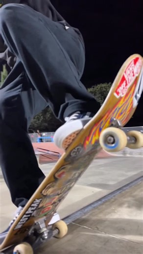 Omar Hassan on Instagram: "There’s nothing like the sound and smell of screeching urethane from a locked 🔒 in bluntslide. Nightmoves🔊🤳 @lesterkasai @yodaaabomb"