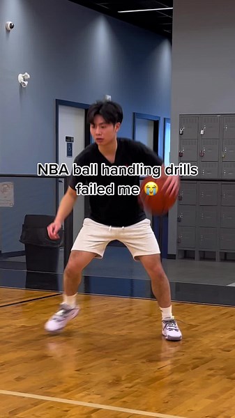 Stationary ball handling does NOT translate #handles #anklebreaker #freestyle #dance #softhands #microskills #basketballchallenge #basketballtraining