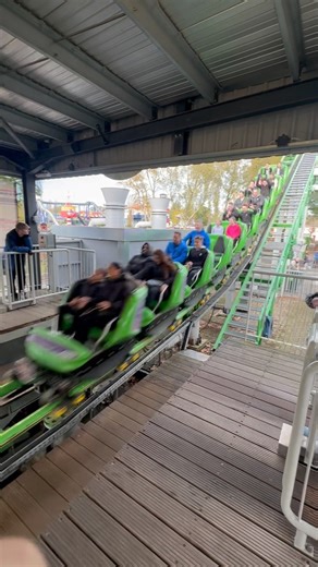 Accelerator Drayton Manor #themepark #ride #rollercoaster #draytonmanor #accelerator #shorts #race | Theme Parks Vision Art