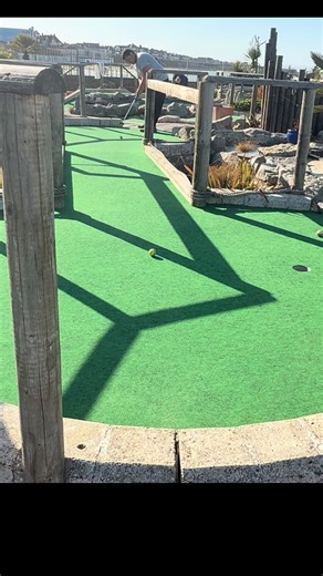 CRAzy@Golf hole in one