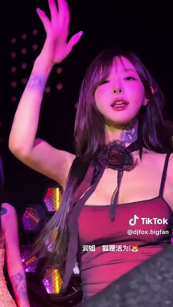 中国女性DJ狐狸带你舞动夜晚