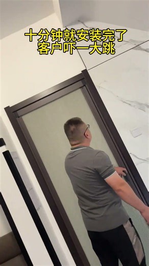 Foldable partition door, easy to clean, blocks oil smoke and cold heat. Install in 10 minutes.