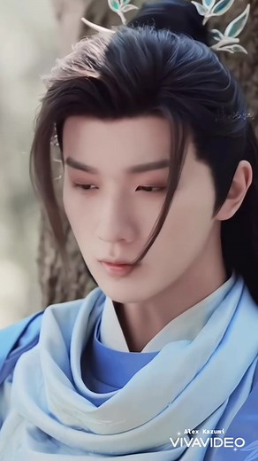 Nói thật là lúc mới vào phim t ko ưng nét diễn này của Nghị tý nào 😒 cơ mà càng xem càng bị cuốn ý, tái hiện đc đúng kiểu bất cần của TS luôn. Chắc đây là cái nghiệp tui phải chịu khi lỡ chê nó đây mà 🥹 #thiếuniêncahành #少年歌行 #thieuniencahanh #chinesedrama #lýhoànhnghị #李宏毅 #lihongyi #mỹnamcổtrang #mỹnamtrungquốc #tiêusắt #alexkazumi #umêvìzai #💙