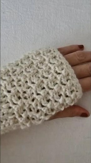 Step-by-step one-piece mittens. #crochet #easycrochet #crochetmittens