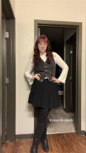 CheeseLover (@rearinlikescheese)’s videos with The Girl Can't Help It - Little Richard