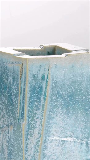 Exclusive first look: Ceramic Art London 2026 exhibitors announced 📣 Ceramic Art London is proud to present 125 carefully selected ceramic artists, bringing together an international line-up of makers. Returning to O from 8–10 May 2026, the fair presents excellence in contemporary ceramics, reflecting the breadth, refinement and material intelligence of clay - from sculptural and functional works to decorative practices shaped by meticulous making, surface, form and firing. Discover the full ex