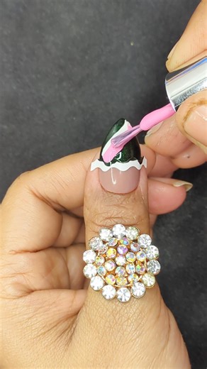 begginers friendly easy nail art design 😍 #simplenails #youtubeshorts #nails #nailart