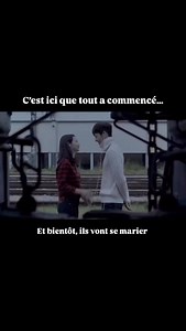 En 2015, lors d’un shooting pour une marque dont ils étaient tous deux égéries, Kim Woo-bin et Shin Min-a se croisent pour la première fois. Lui, le mannequin devenu acteur qui venait de briller dans The Heirs (2013). Elle, l’actrice iconique révélée dans My Girlfriend Is a Gumiho (2010). Ce jour-là, entre deux éclats de flashs, une complicité naît… et très vite, les rumeurs deviennent réalité : en juillet 2015, leur relation est officialisée. Pendant des années, ils vivent une romance discrète,