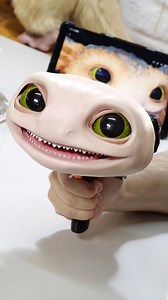 #ad Yay, Nix finally got his skin. Figuring out a plan for the silicone face, especially the eyes was a lot of trial and error and cost me all my nerves... you gonna see it later in the full making-of video. But of course we somehow made it work and we are super happy how cute he already looks. If you love Nix as much as we do make sure to check out Star Wars Outlaws! It is the first open-world game set in the Star Wars universe where you take on the role of Kay Vess. Together with her friend Ni