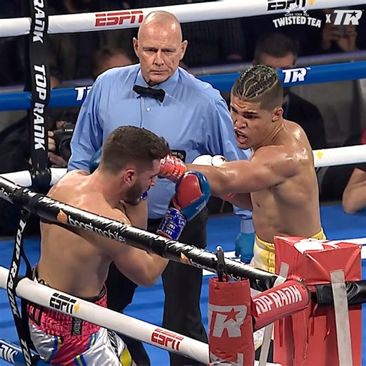 Too quick 💨 #ZayasBaraou | Twisted Tea | Top Rank Boxing