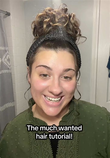 Easy Messy Bun Hair Tutorial