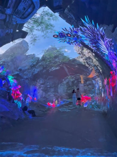 Pengalaman Sinema VR dan 5D di SPACE & TIME CUBE