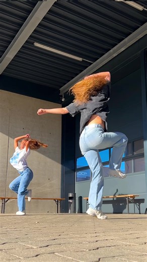 Dance Challenge Choreography Featuring Mia