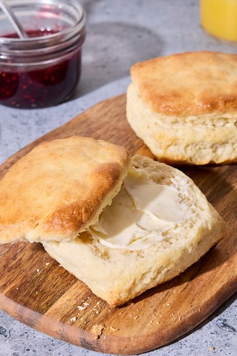 Ever just want a few biscuits, instead of a full dozen? Yeah. This recipe is for you. Quality over quantity! You can find this Bake of the Week, Small Batch Biscuits, PLUS pick up some of our brand new biscuit flour blend here: https://bakewith.us/SmallBatchBiscuits | King Arthur Baking Company