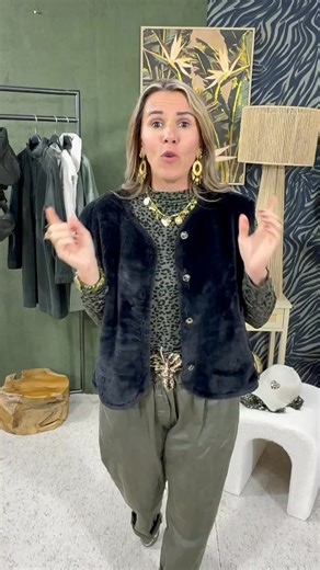 ✨🛍️ Coucou les filles !! 🛍️✨�Le LIVE fait son grand retour ce dimanche 12 octobre à 19h 😍�Préparez-vous pour une collection de folie, des looks trop canons et des PÉPITES à gogo 💥 💌 Objectif du soir : du fun, des coups de cœur et surtout... des craquages assumés ! 👇 Invitez vos copines, likez et partagez le live 👇�Plus on est de folles, plus on rit 🩷 🛒 Boutique en ligne : lespepitedejulie.fr (https://lespepitedejulie.fr/) 💳 Paiement 100% sécurisé : • Carte bleue • PayPal • Virement ban