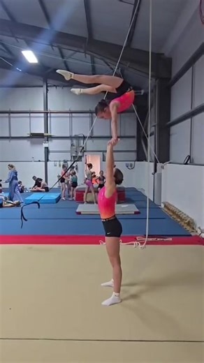 Mastering Gymnastics: Handstand Techniques for Beginners