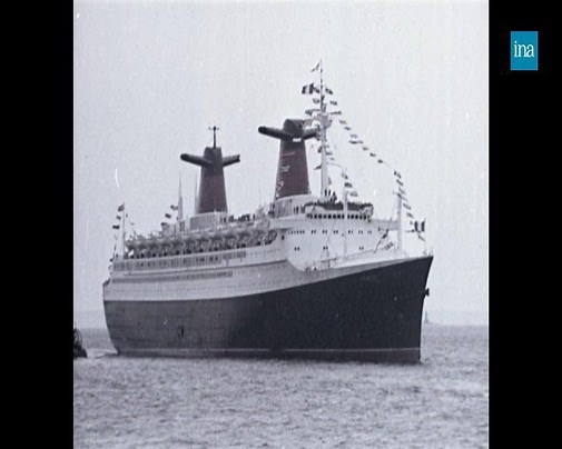 391K views · 4.6K reactions | LE HAVRE - NEW YORK À BORD DU FRANCE  Le 3 février 1962, le paquebot France entame sa première traversée de l'Atlantique. Il est alors le plus long paquebot du monde, construit par les chantiers navals de Saint-Nazaire. Retour en images sur un voyage de cinq jours, depuis son port d'attache Le Havre jusqu'à l'arrivée triomphale du géant à New York ! | INA | Facebook