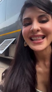 Meet Jacqueline Fernandez and her cute little friends ❤️ #jacquelinefernandez | Zoom TV