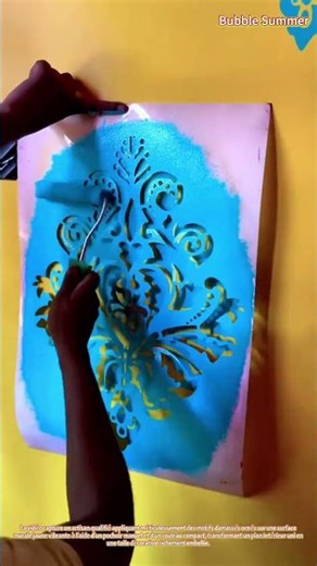 Réalisation de Motifs au Pochoir Intricats Par une Technique de Rouleau de Précision