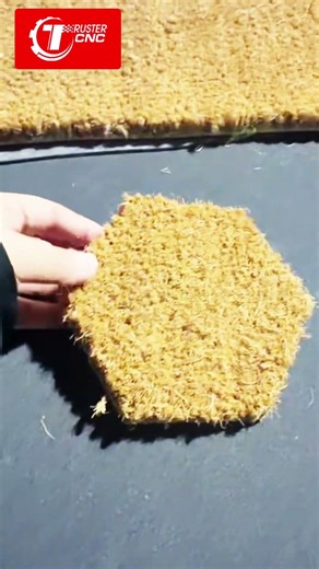 Artificial turf/carpet cutter with high-power servo knife