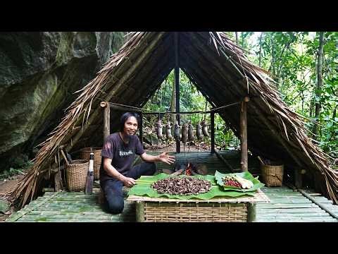 4 Days of Primitive Survival | Building a Shelter and Finding Food Deep in the Forest