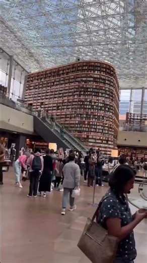 Amazing Library, a popular tourist attraction located in Seoul, #korea #travel