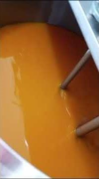 Máquina Envasadora TP 300 envasando Polpa de 1 kg. - Laranja