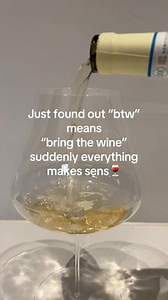 Just found out “btw” means “bring the wine” — suddenly everything makes sens🍷#BTW #BringTheWine #WineTime #WineLover #fypシ゚viral🖤tiktok | Kom med mig i køkkenet/ สาวเดนมาร์ก