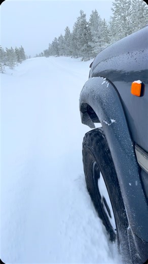 A long climb, deep snow, and zero quit. #snowwheeling #swedenaventures #snow4x4adventure #snow4life #snow4x4 | Trail of Motion