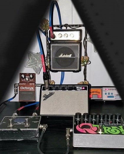 JNS & Friends gear demo Fender Mini twin. Marshall MS--2 amps overdrive set at 11 canare & Neutrik