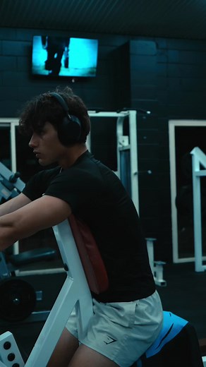 Intense Gym Workout: Rowing Machine Exercises