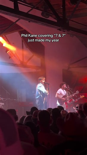 #PhilKane covered “7 & 7” by the Turnpike Troubadours last night at Cain's Ballroom 🤩