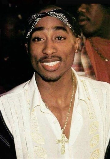 2 Pac Core (Part 1) 🤣🫶🏽 This Man Had Soo Much Personality {follow my instagram @ goinbackoldskool for more} #2pac #mentality #core #trend #edit