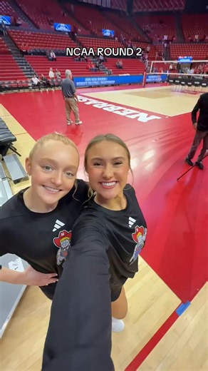 Yayyy turn up!!! @Liv Mauch #nebraska #volleyball #athlete #bff #bestfriend | Maisie boesiger
